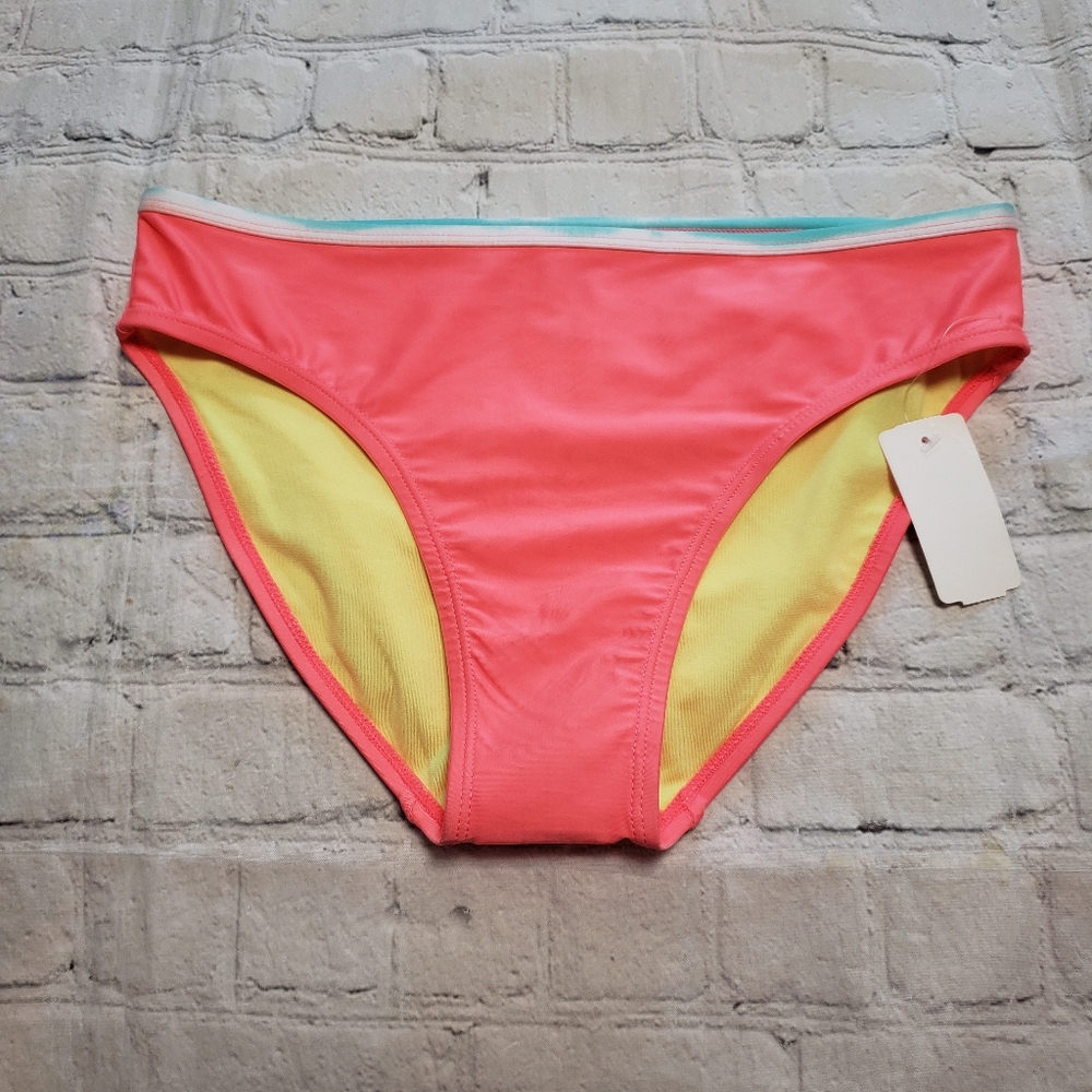 Under Armour Girls Swimming Fitted Bottoms.